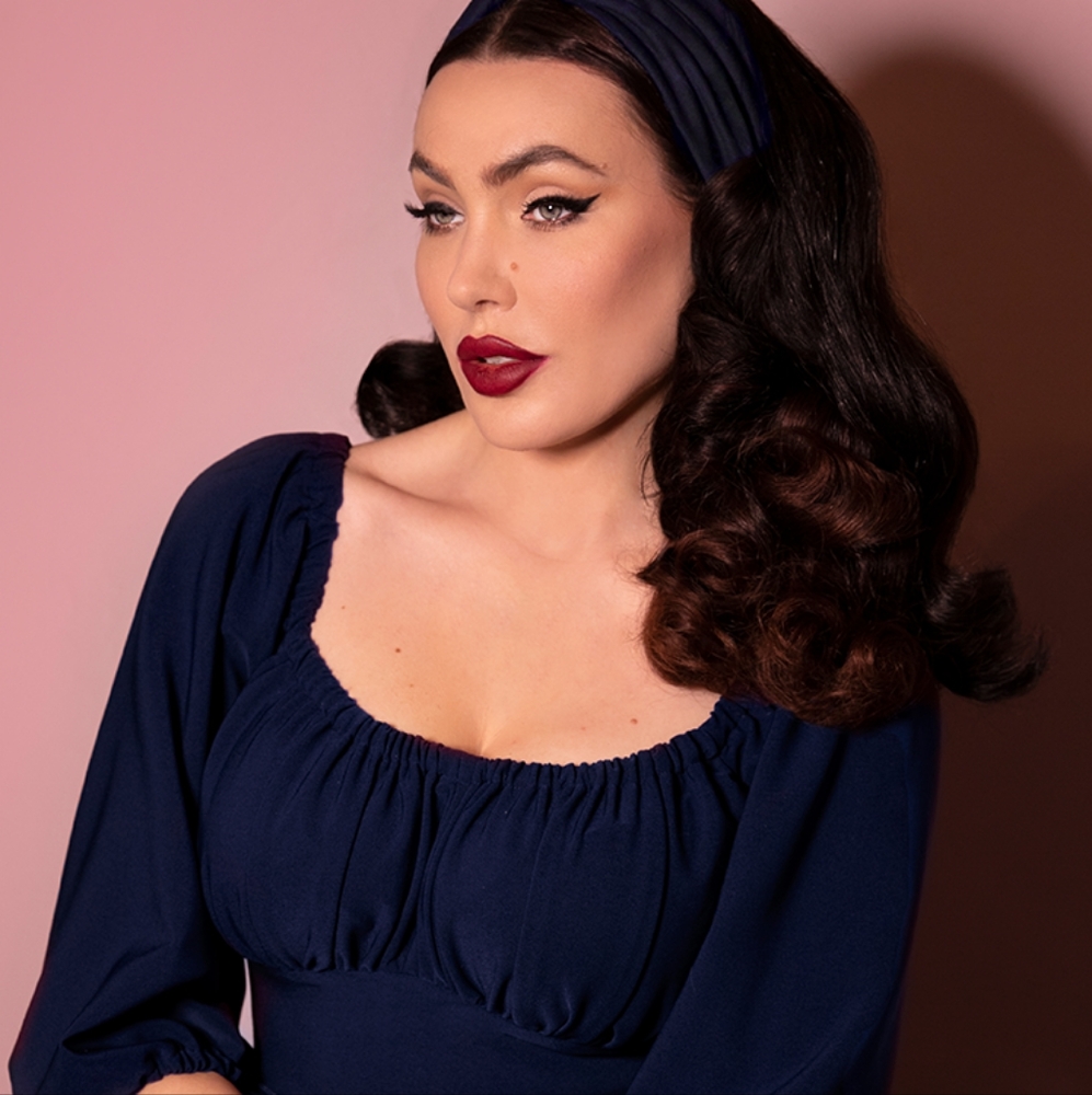 VACATION BLOUSE IN NAVY - VIXEN BY MICHELINE PITT